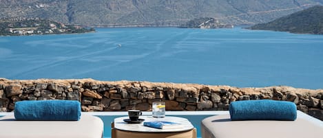 Spinalonga Suite with Private pool and Sea view | Piscine privée