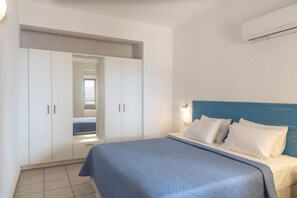 1 chambre, coffre-fort, décor unique, ameublement unique