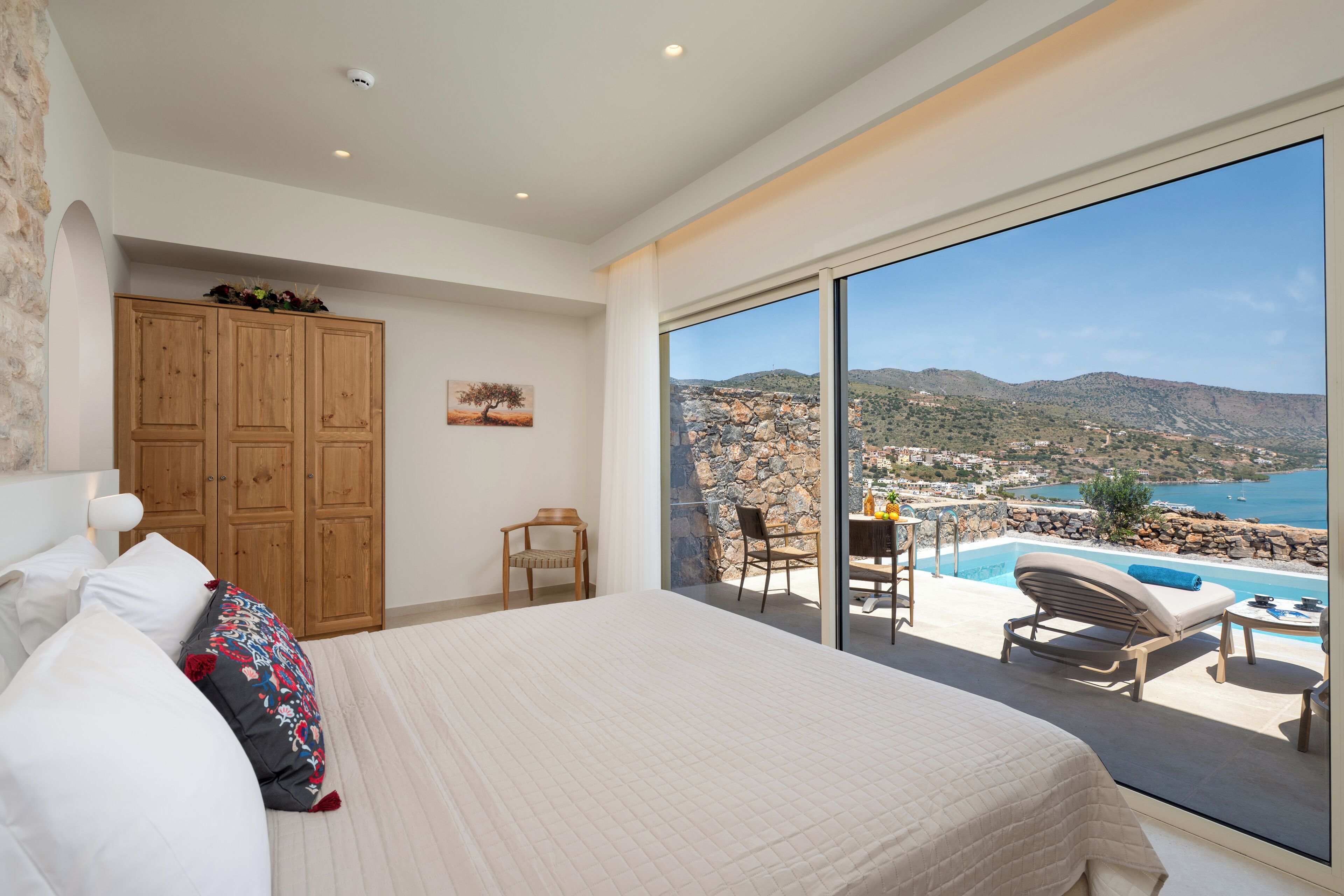 MIrabello Suite with Private pool and Sea view | 1 chambre, coffres-forts dans les chambres, décoration personnalisée