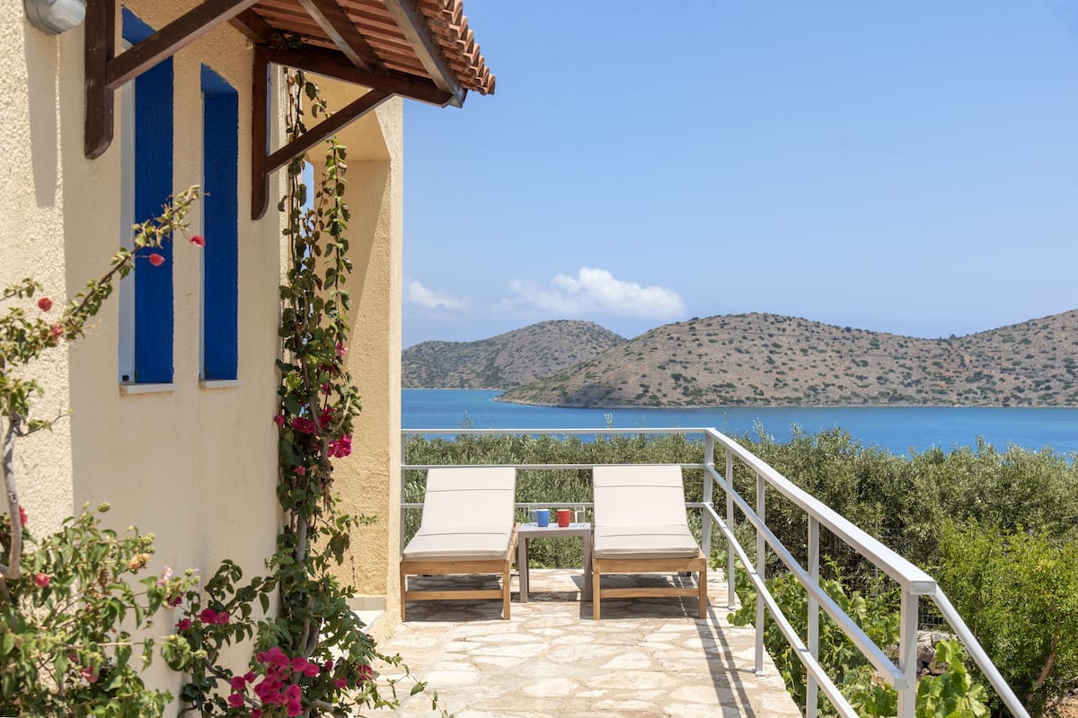 Superior Studio, Sea View | 1 bedroom, in-room safe, blackout drapes, soundproofing