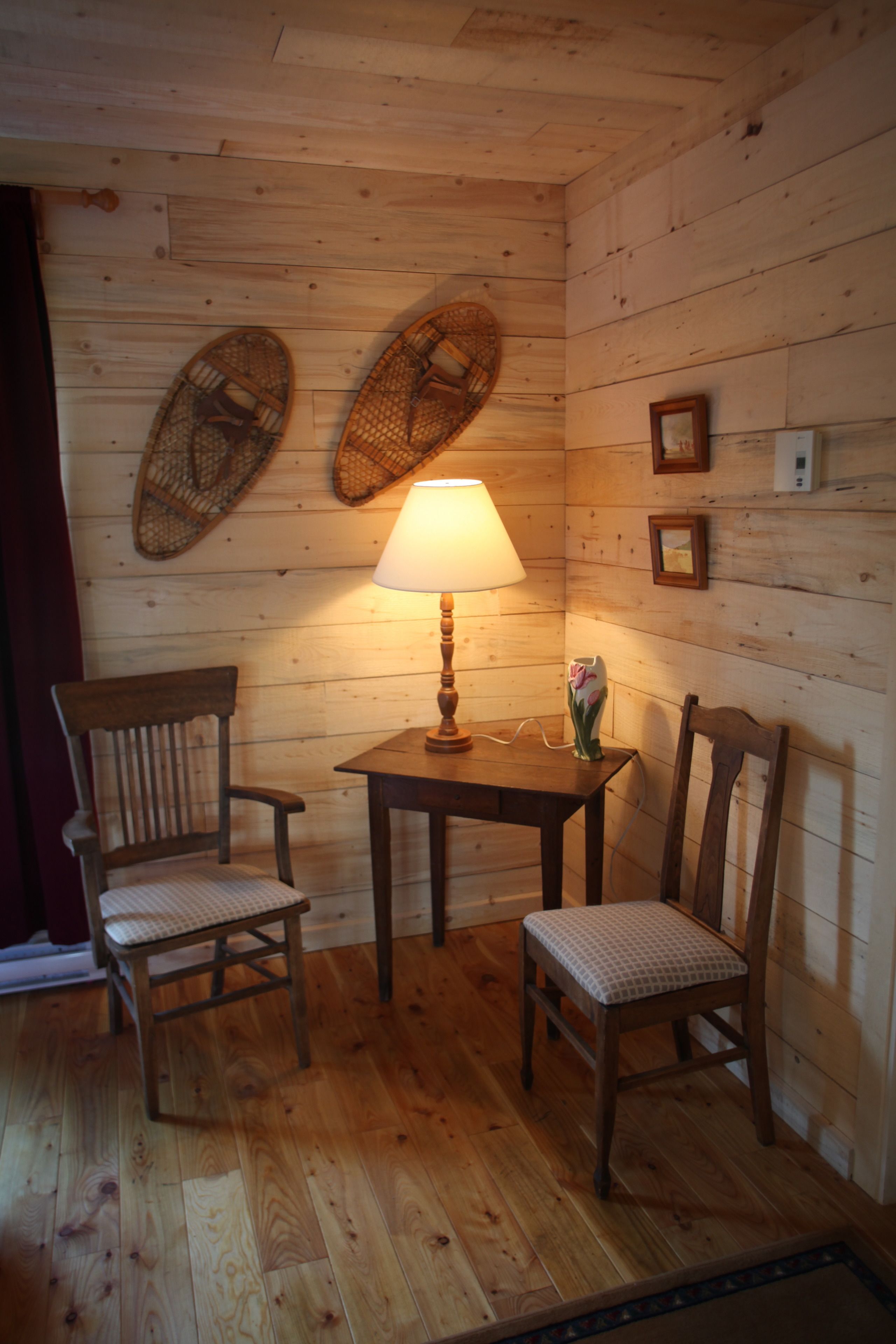 deluxe room | living area