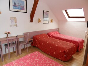 Quadruple Room | 1 bedroom, cribs/infant beds, free WiFi