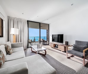 Télévision à écran plat de 32 pouces avec chaînes par câble, télévision