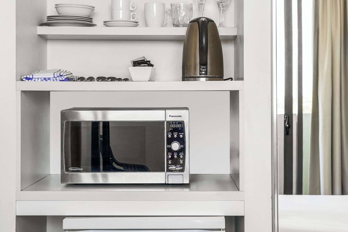 1 bedroom, premium bedding, in-room safe, laptop workspace