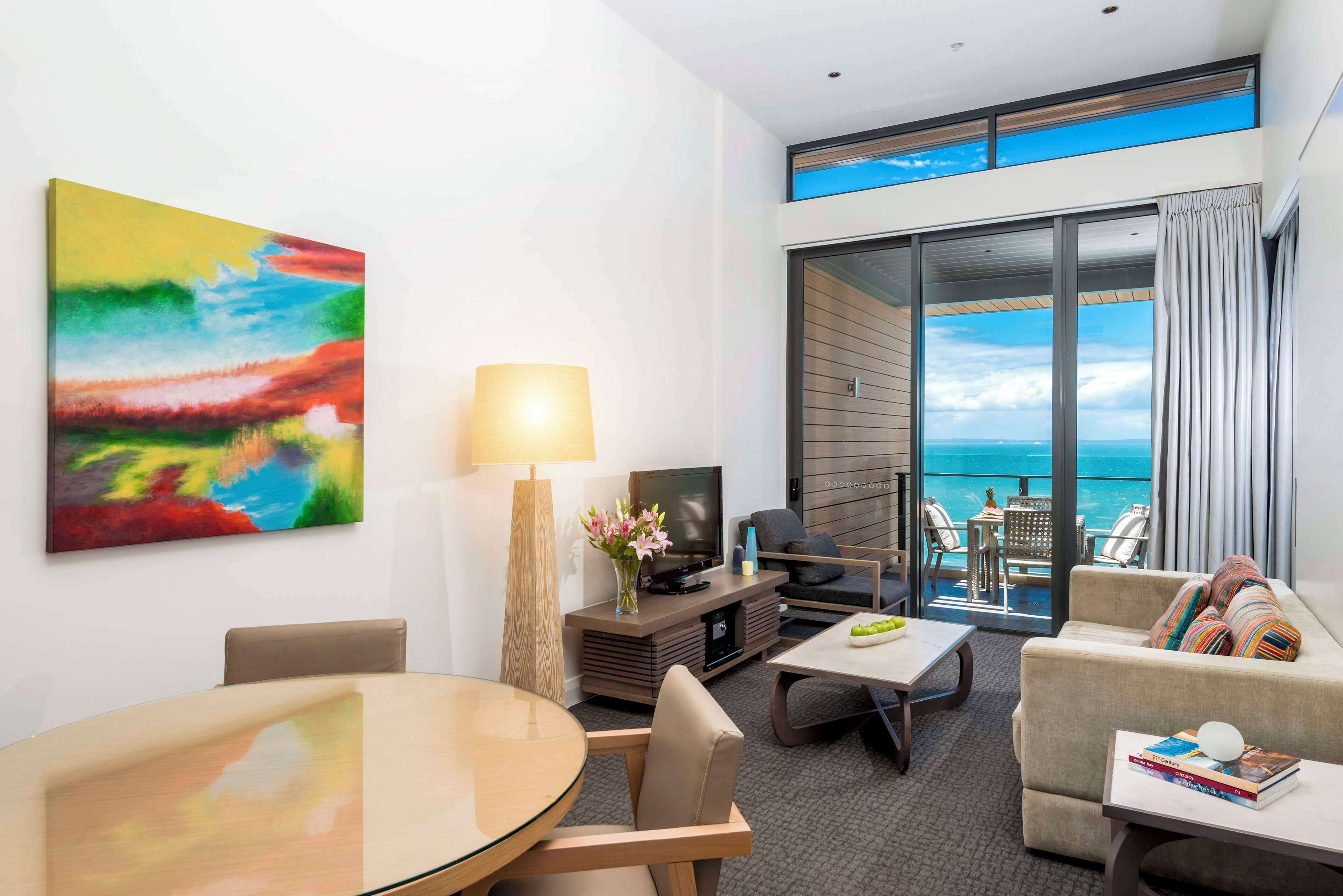 Premium bedding, in-room safe, laptop workspace, iron/ironing board