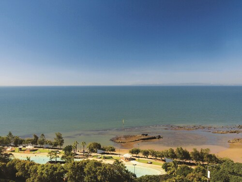 Oaks Redcliffe Mon Komo Suites