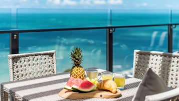 高級寝具、セーフティボックス (室内)、ノートパソコン用作業スペース、アイロン / アイロン台