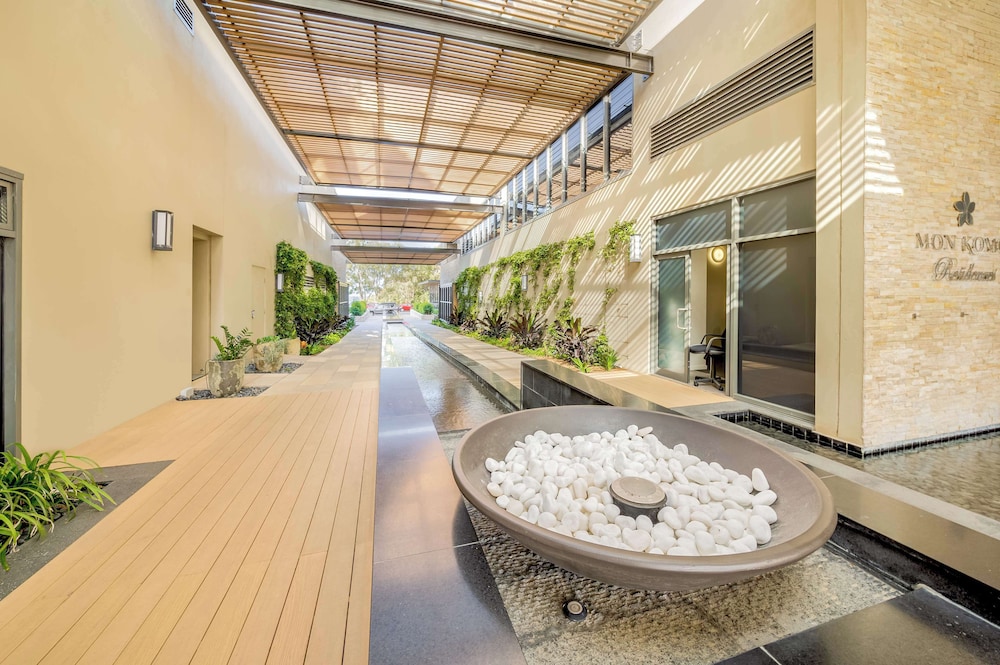 Oaks Redcliffe Mon Komo Suites by null