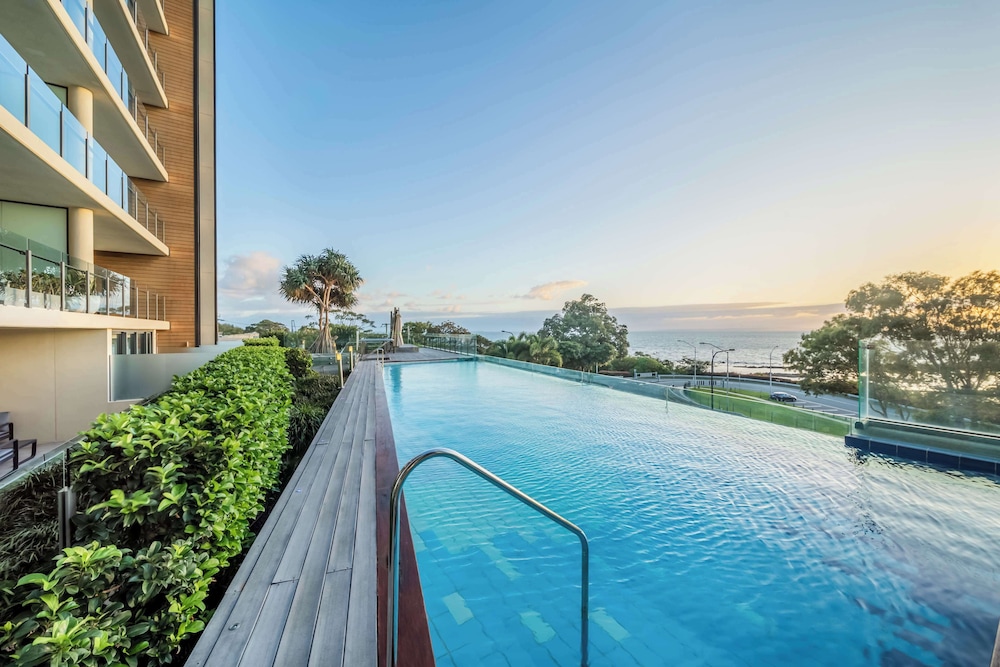 Oaks Redcliffe Mon Komo Suites by null