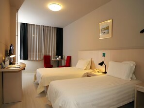 Desk, blackout curtains, iron/ironing board, free WiFi - Jinjiang Inn Olympic Park (Beijing)