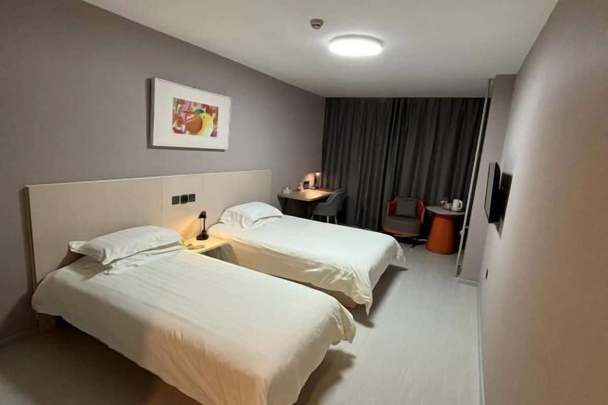 Desk, blackout drapes, iron/ironing board, free WiFi