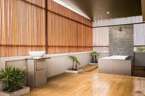 家庭双人房, 1 间卧室, 无烟房, 泳池景观 | 客房景观