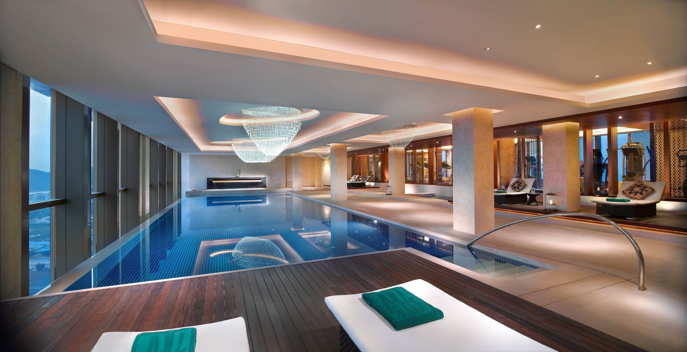 Indoor pool, lifeguards on site