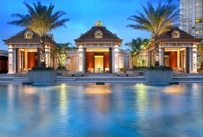 Indoor pool, seasonal outdoor pool