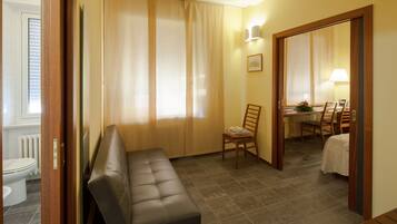 Biancheria da letto di alta qualità, copriletto in piuma, minibar