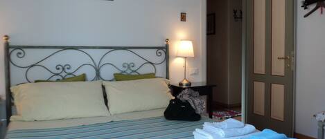 Standard Room, Connecting Rooms | 1 bedroom, premium bedding, cribs/infant beds, rollaway beds