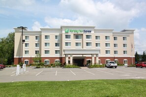 Exterior - Holiday Inn Express Cortland by IHG (Cortland)