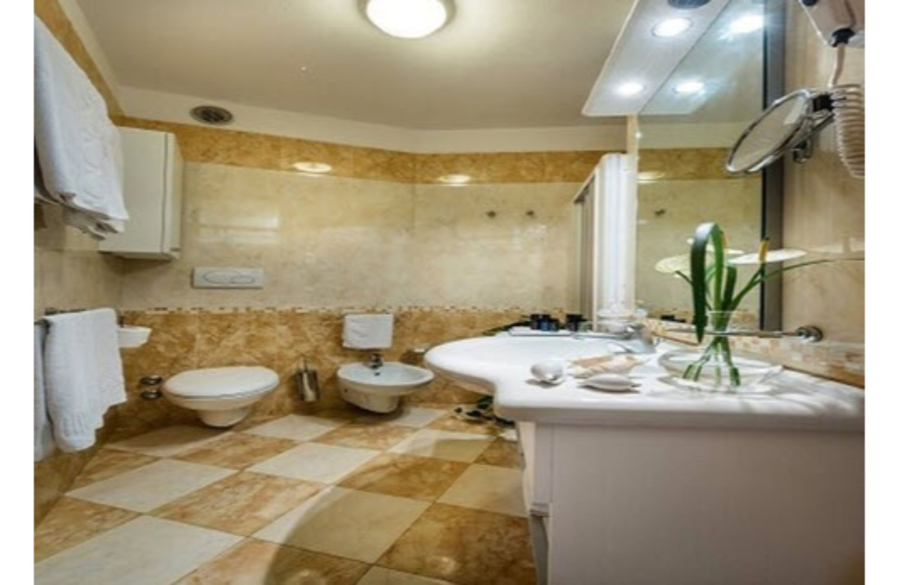 hypo-allergenic bedding, minibar, in-room safe, blackout curtains