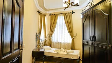 Familiekamer, 2 slaapkamers, terras | Uitzicht vanuit de kamer