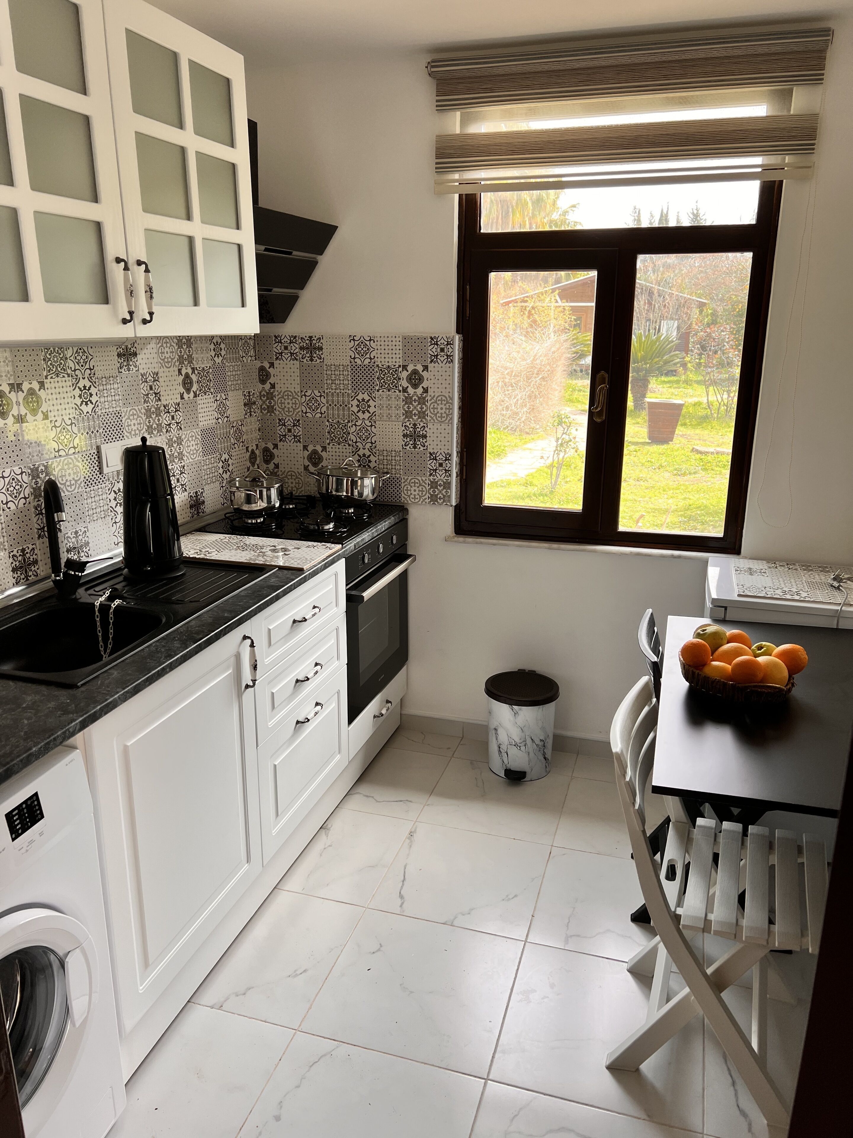 fridge, coffee/tea maker, electric kettle