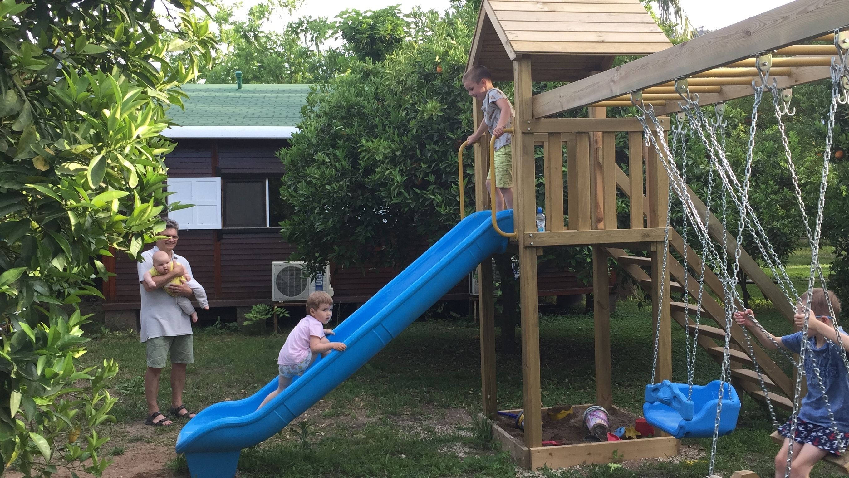 children’s play area – outdoor