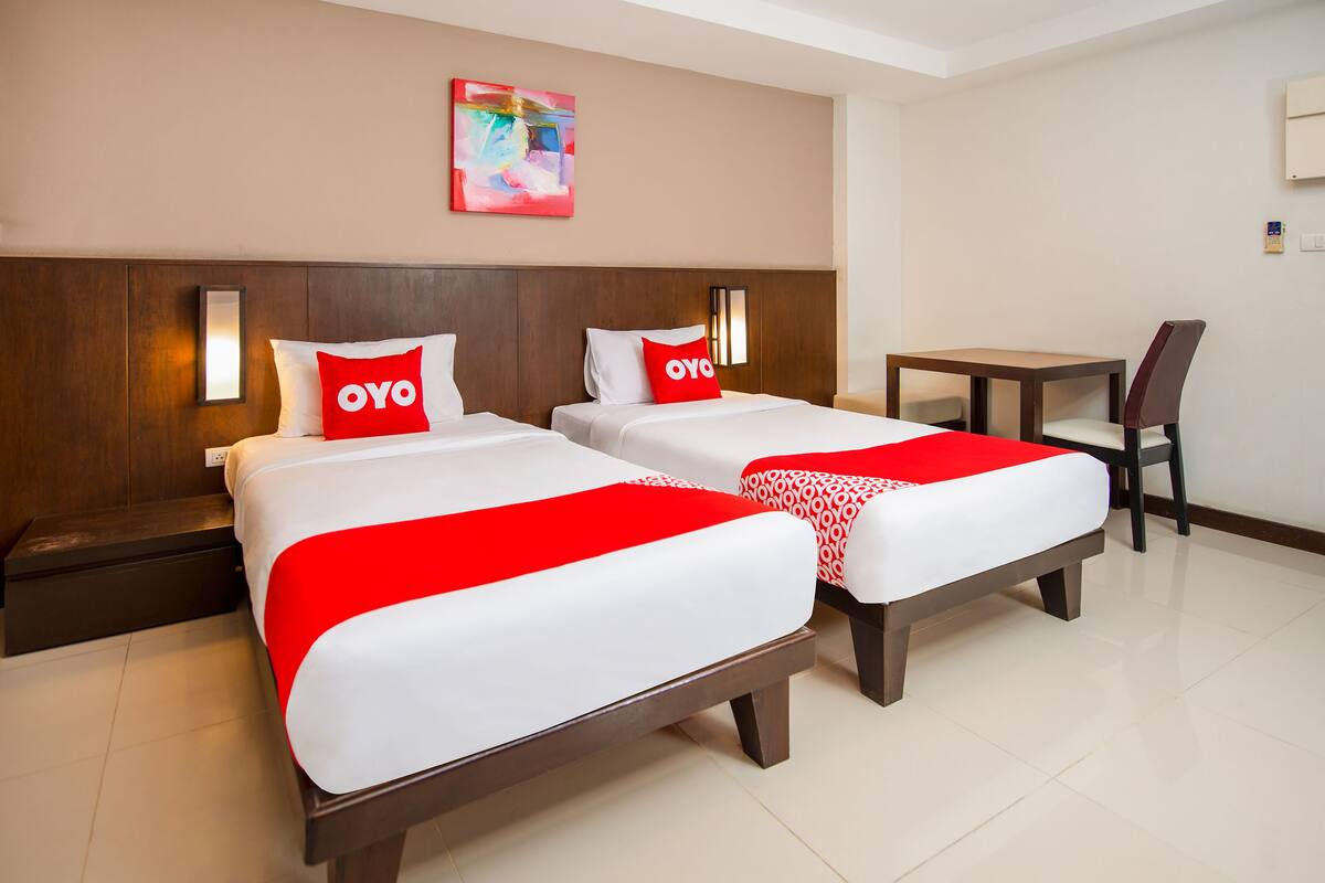 Standard Twin Room | Minibar, desk, soundproofing, WiFi (free)