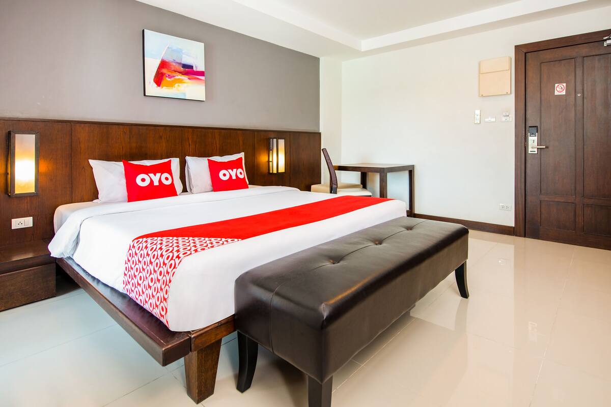 Standard Double Room | Minibar, desk, soundproofing, WiFi (free)