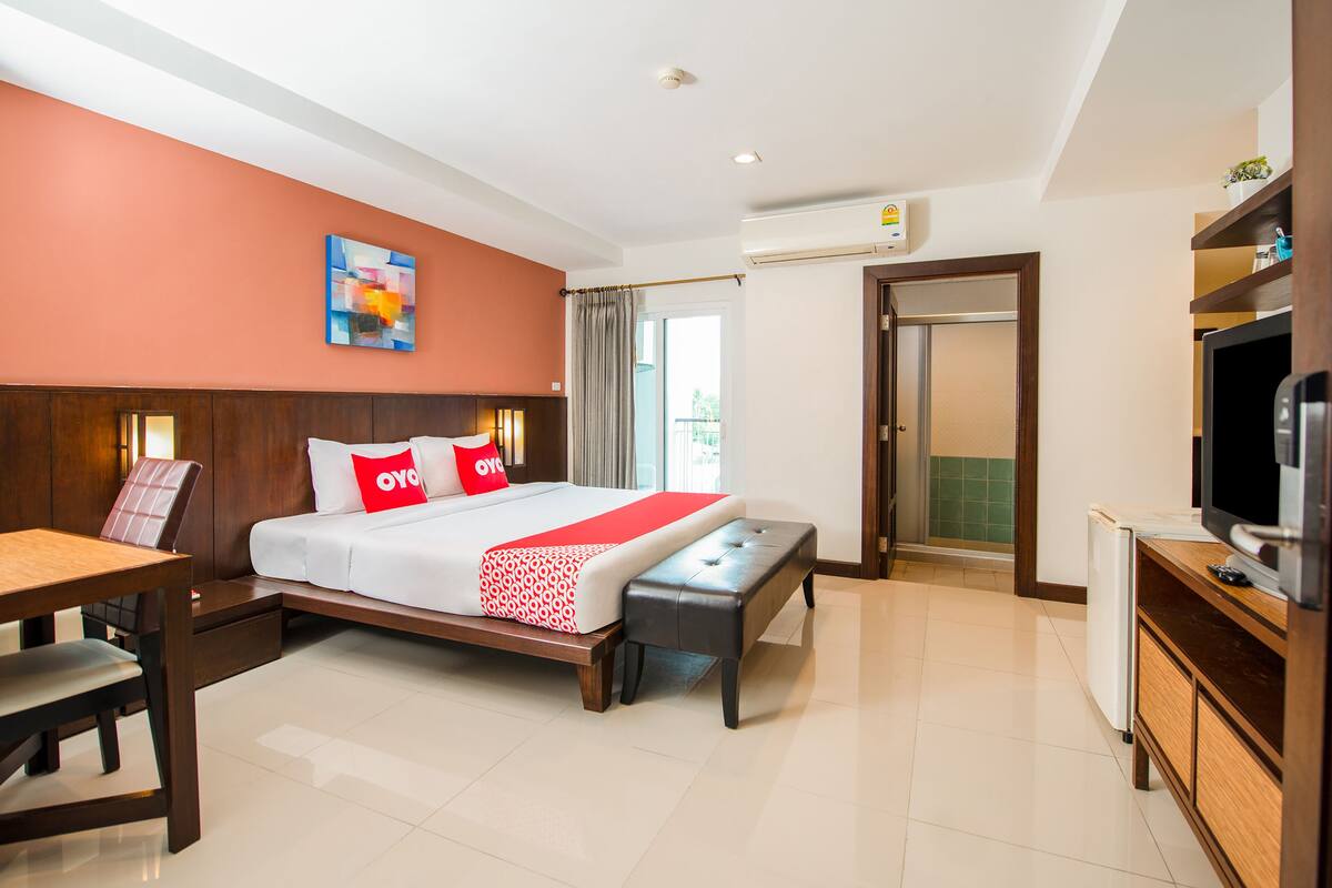 Superior Double Room | Minibar, desk, soundproofing, WiFi (free)