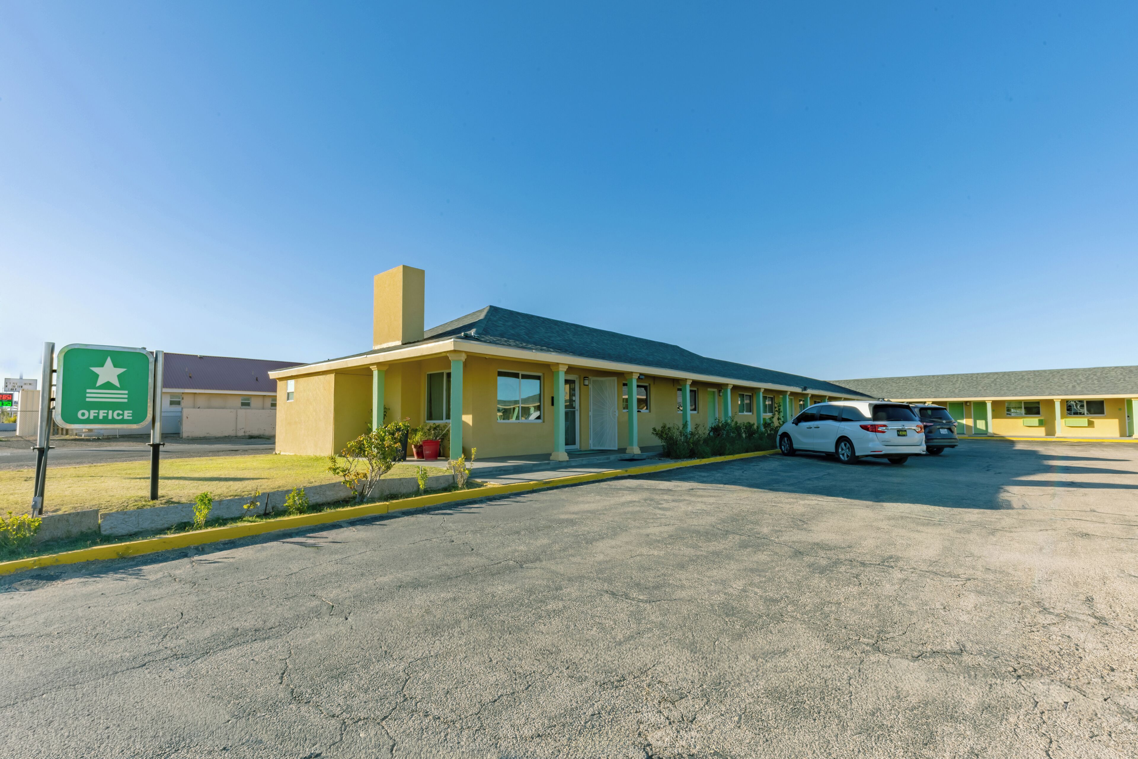 Standard Room, Non Smoking | Living area | TV