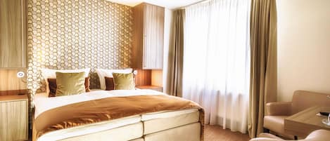Desk, iron/ironing board, free WiFi, bed sheets