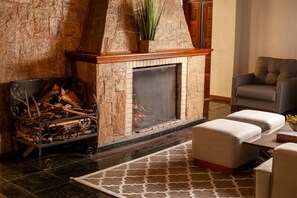 Fireplace - Hotel Leão da Montanha (Campos do Jordão)