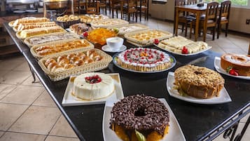 Free daily full breakfast