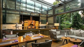 2 間餐廳;供應早餐
