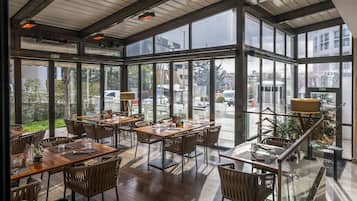 2 Restaurants, Frühstück