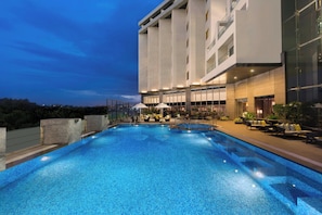 Outdoor pool, open 7:00 AM to 8:00 PM, sun loungers - Four Points by Sheraton Visakhapatnam (Visakhapatnam)
