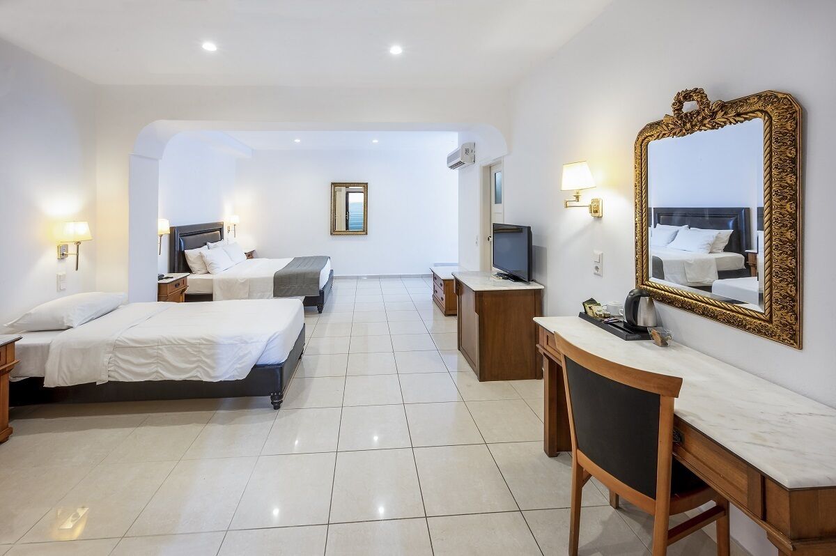 room with sharing pool | 1 bedroom, desk, soundproofing, free wifi