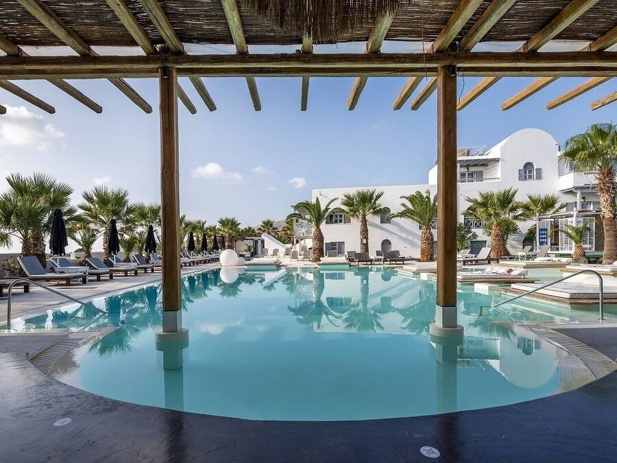 Outdoor pool, pool loungers