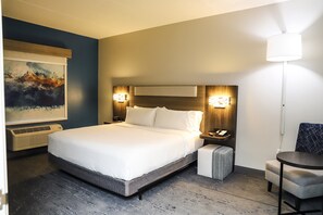 Bureau, espace de travail pour ordinateur portable, rideaux occultants