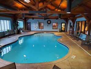 Indoor pool, open 8:30 AM to 10:30 PM, sun loungers - Holiday Inn Express Hotel & Suites Donegal by IHG (Stahlstown)