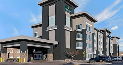 La Quinta Inn & Suites by Wyndham Denver Gateway Park