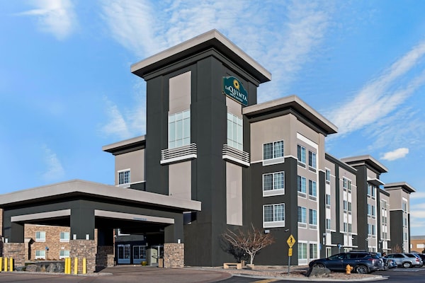 La Quinta Inn & Suites By Wyndham Denver Gateway Park - Denver, CO