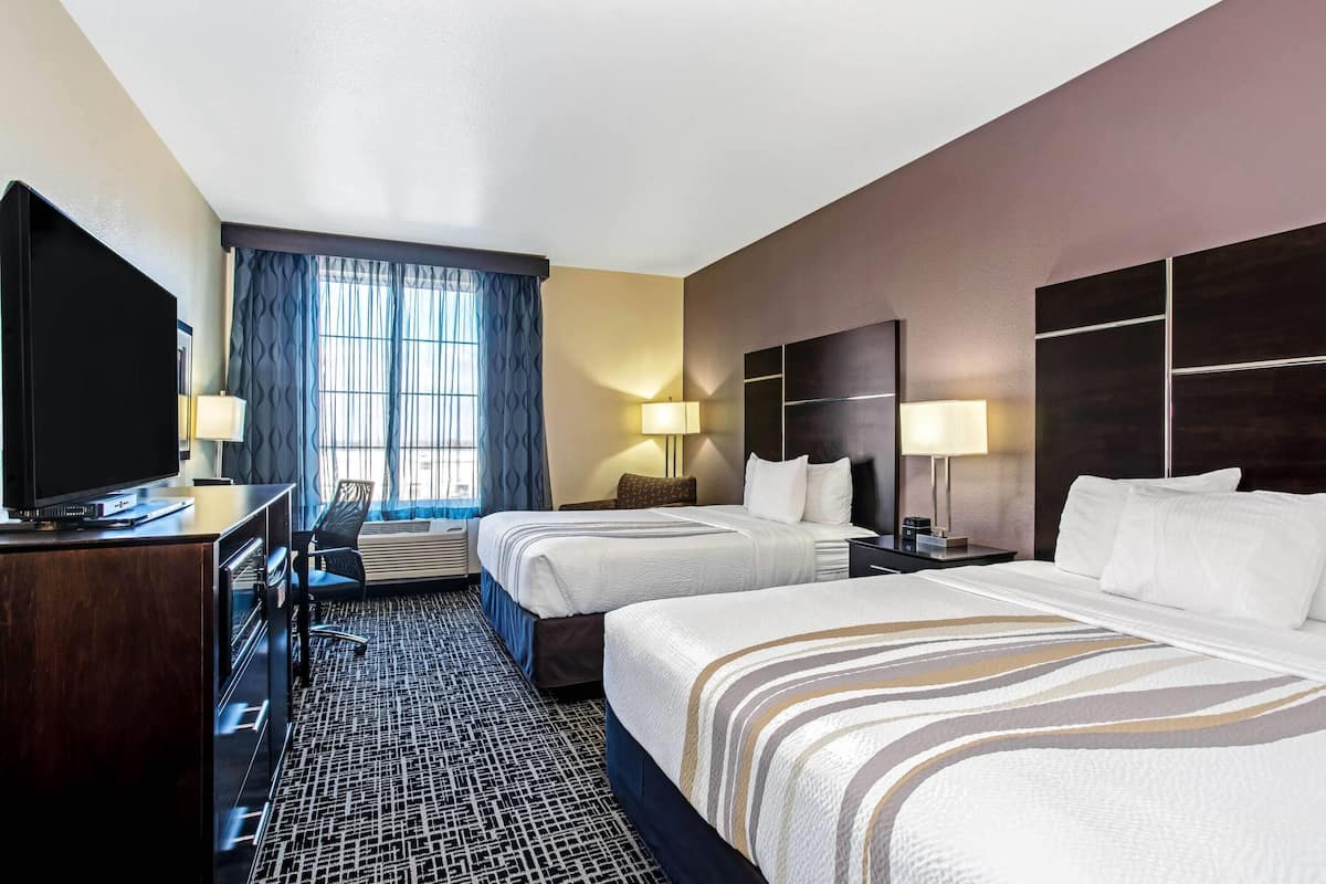 Deluxe Room, Multiple Beds, Non Smoking | Premium bedding, down comforters, pillowtop beds, in-room safe
