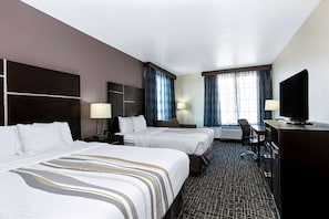 Premium bedding, down duvets, pillow-top beds, in-room safe - La Quinta Inn & Suites by Wyndham Denver Gateway Park (Denver)
