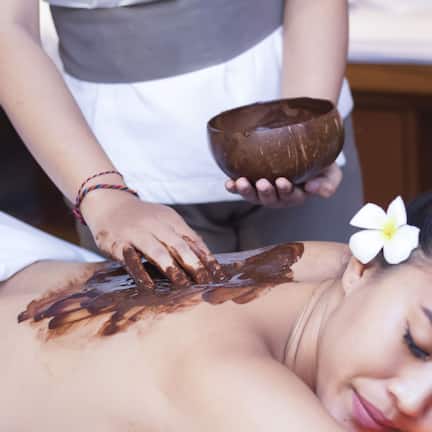 Couples treatment rooms, body treatments, hot stone massages