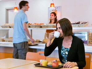 Daily full breakfast for a fee - ibis budget Brugge Centrum Station (Bruges)