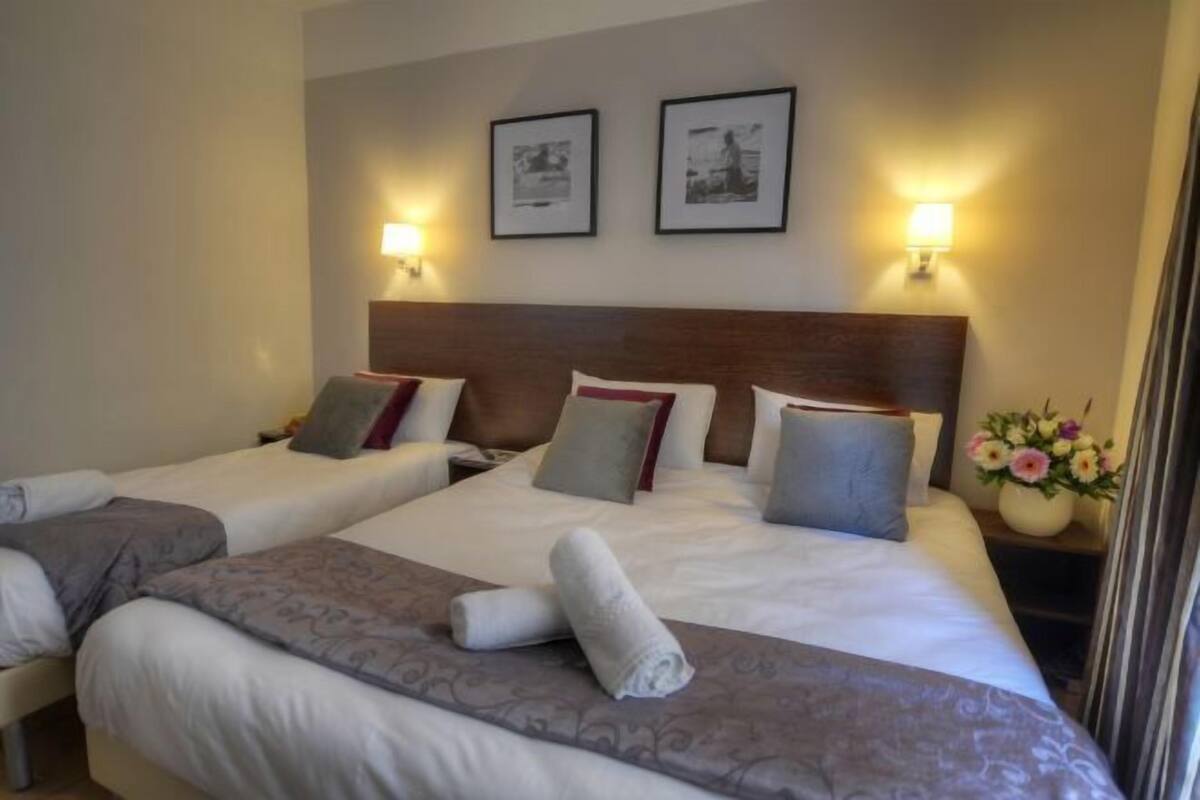 In-room safe, individually furnished, desk, laptop workspace