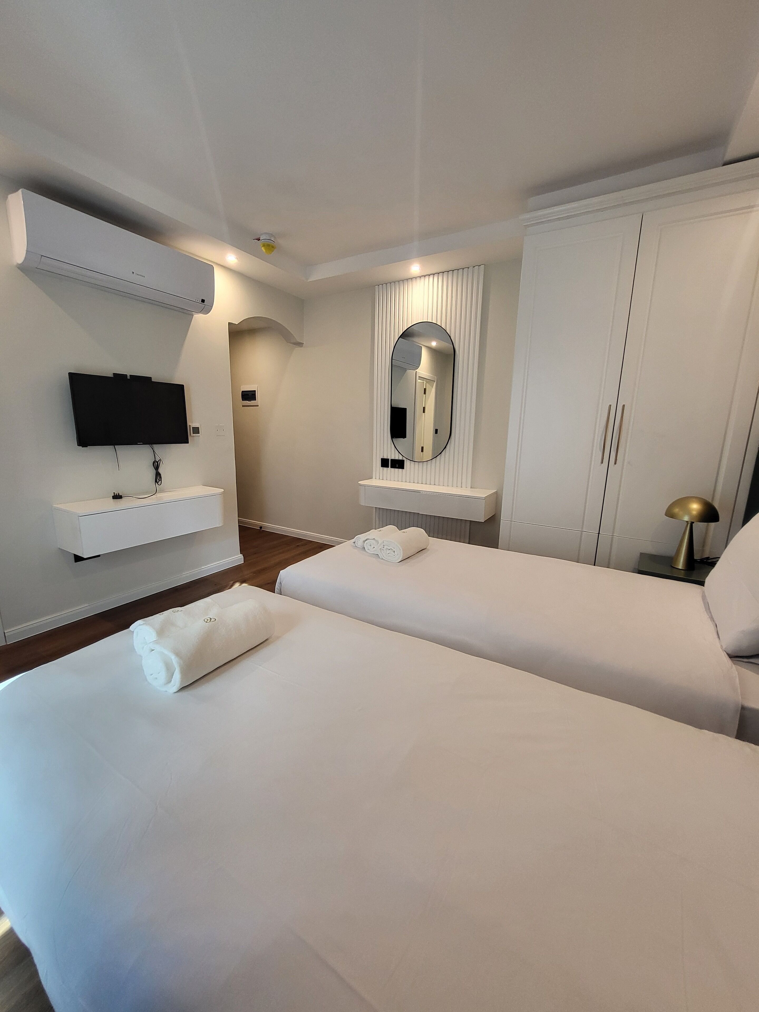 Photo - Carlton Hotel