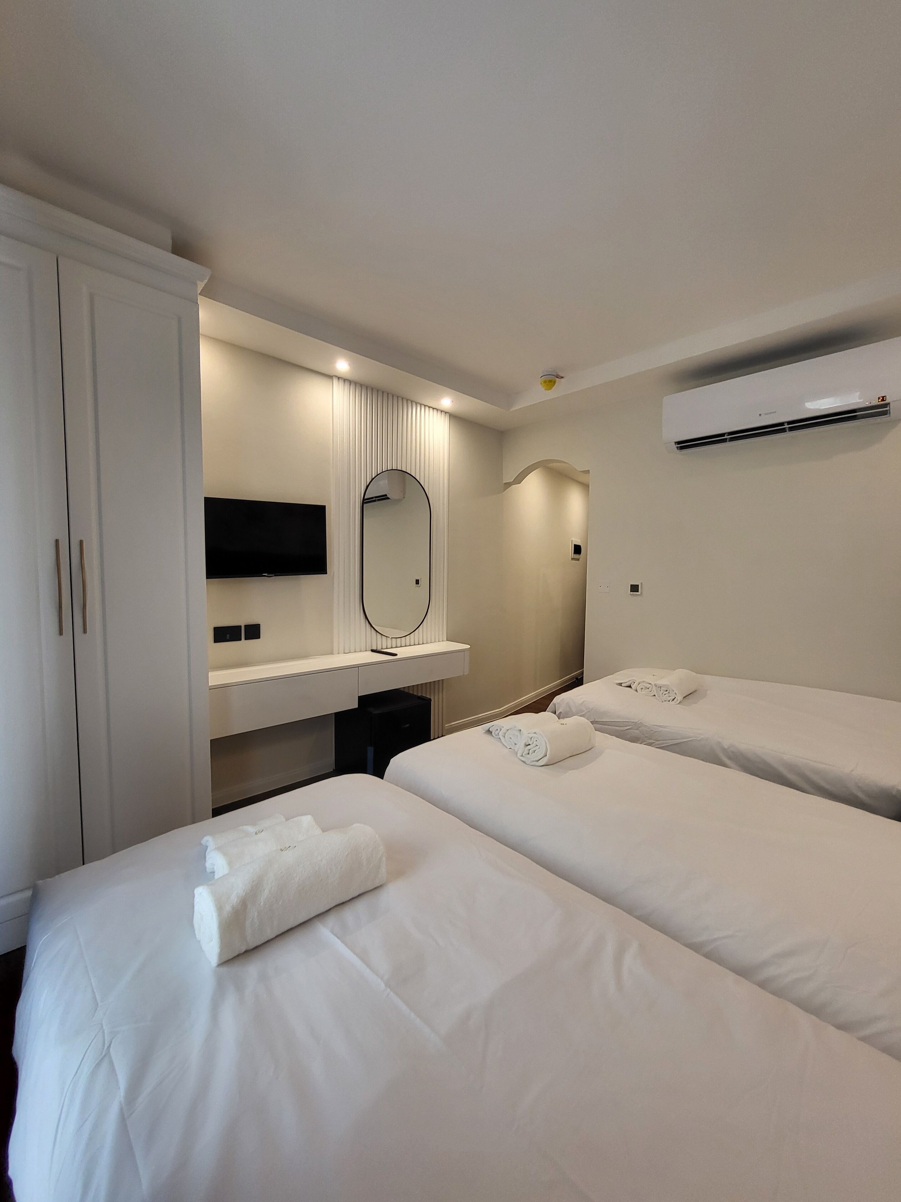 Photo - Carlton Hotel