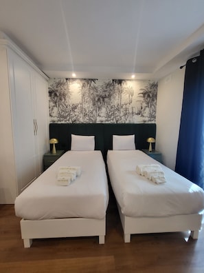 In-room safe, individually furnished, desk, laptop workspace