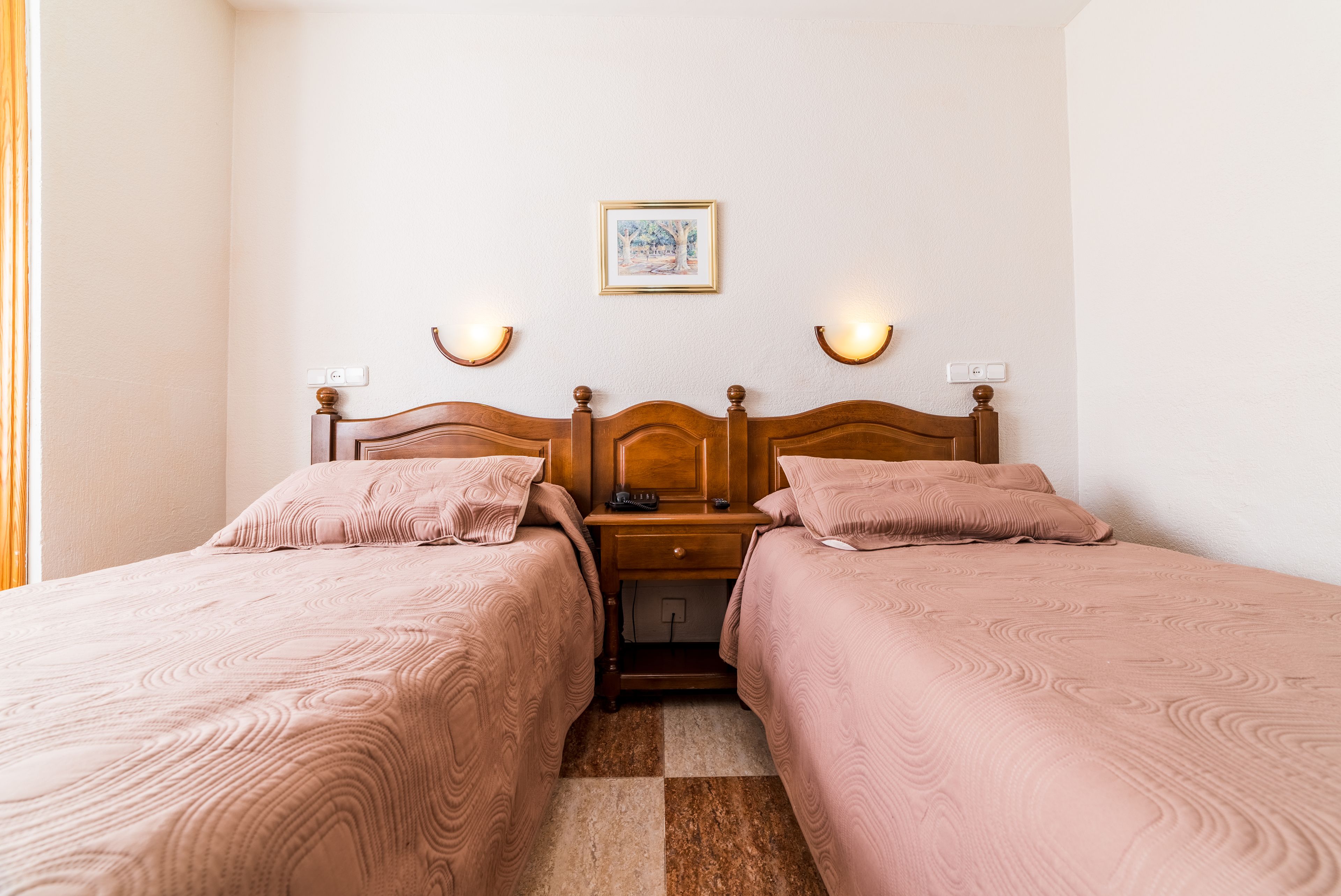 standard room with two beds | in-room safe, desk, free cots/infant beds, free wifi